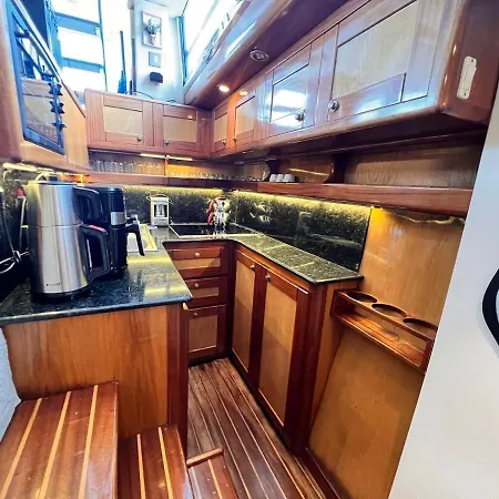 Úszó hotel Exclusive 2 *