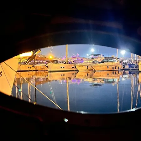 Úszó hotel Exclusive 2