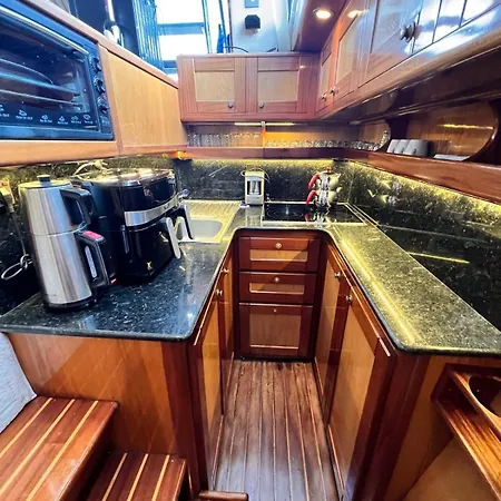 Exclusive 2 Úszó hotel Çeşme