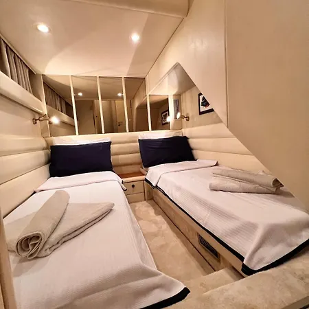 Úszó hotel Exclusive 2 *