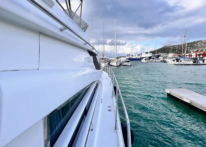 Exclusive 2 Båthotell *