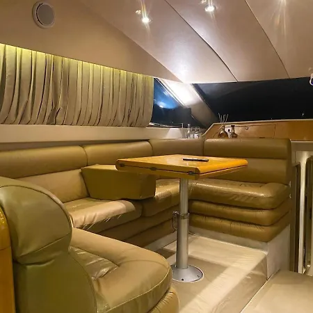 Exclusive 2 Bådhotel *