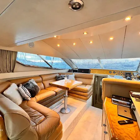 Exclusive 2 Hotel en barco