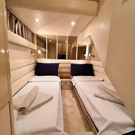 Exclusive 2 Hotel en barco *